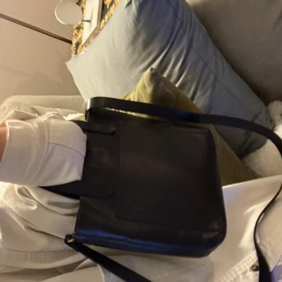 Elegant Black Leather Women's Bag - Picture 4 of 6